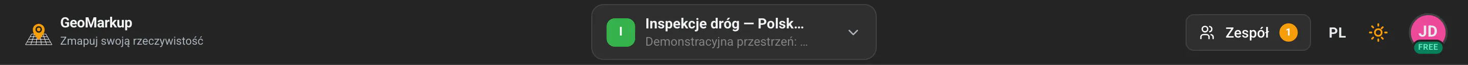 Górny pasek z logo, przełącznikiem przestrzeni i przyciskami konta