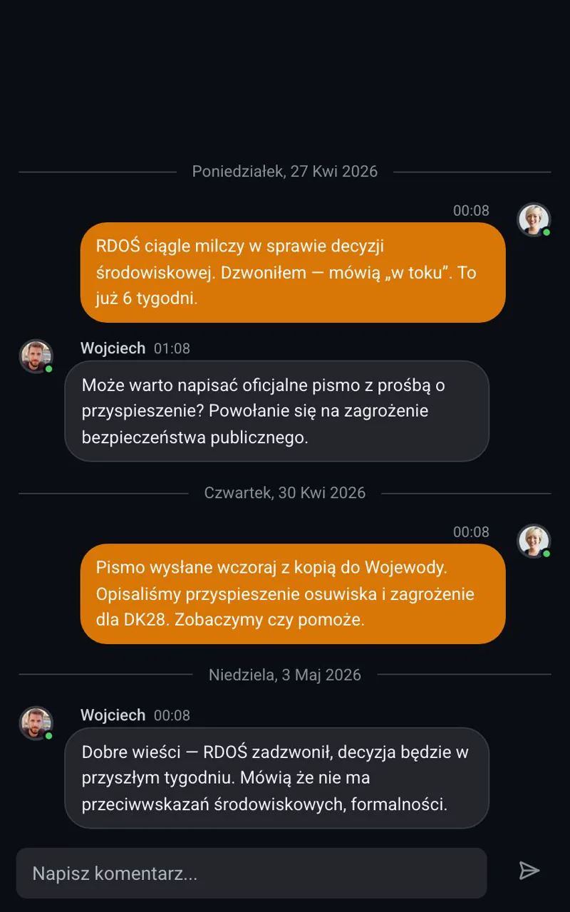 Dyskusja przy punkcie z komentarzami pojawiającymi się w czasie rzeczywistym